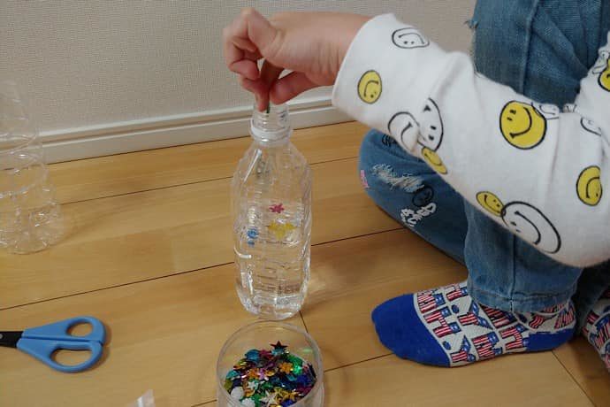 ペットボトルを使った 手作りおもちゃアイデア 簡単工作 Uzuzu