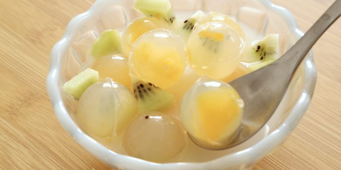一緒に作ろう、親子レシピ！フルーツを閉じ込めた涼しげスイーツ「九龍球（クーロンキュウ）」